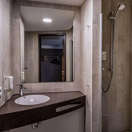 B&B Hotel Villingen-Schwenningen 酒店 3*